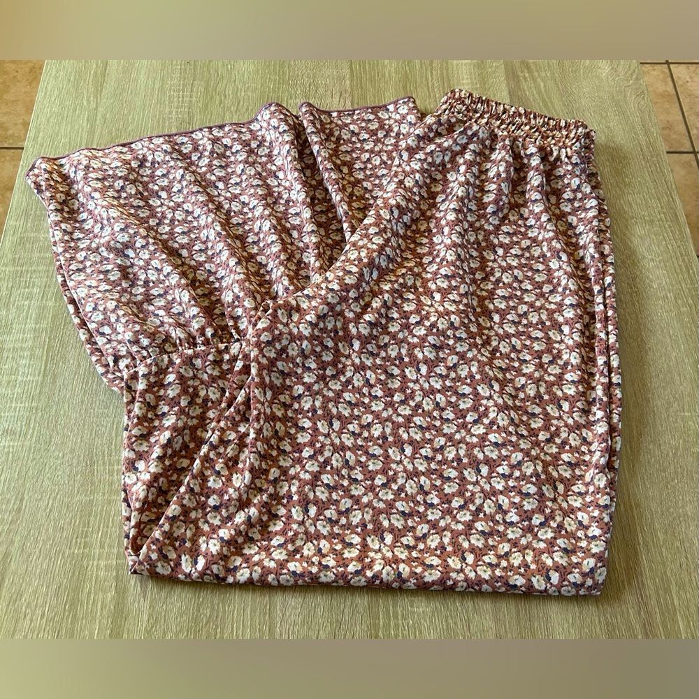 NWOT … SHEIN “Size: M” Wide Legged Pants